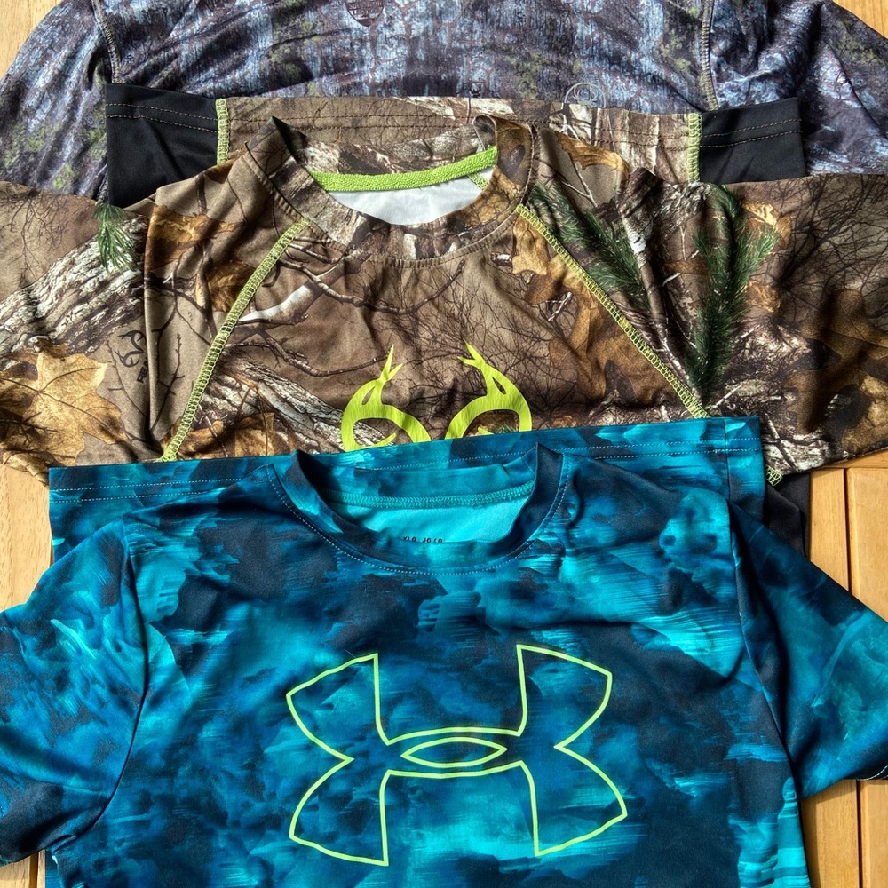 3 T-shirts for boys, Large, multiple brands